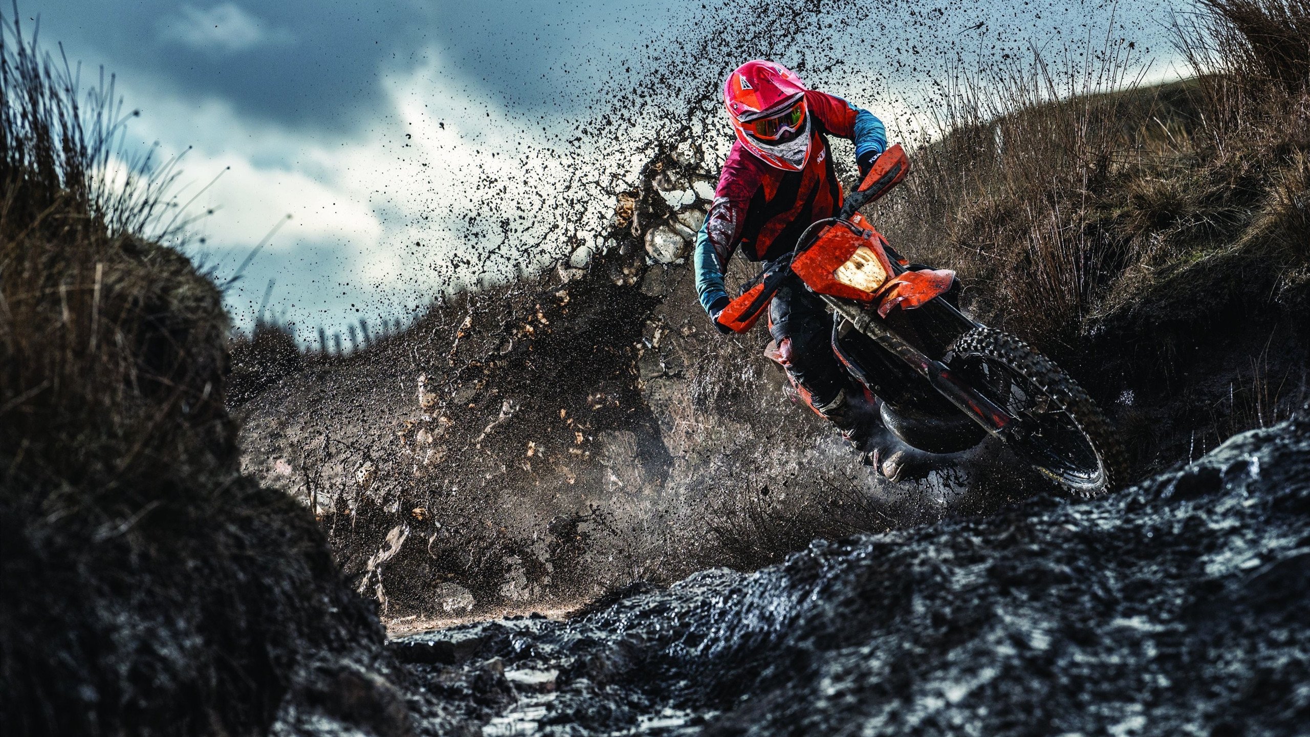 开云官网APP下载-库里逆天远投：每一粒三分都成为比赛的转折点！，库里投超远三分视频